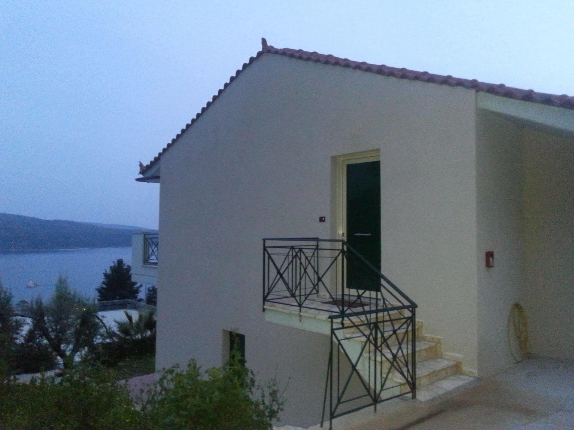 Giannis Village Resort Astakós エクステリア 写真